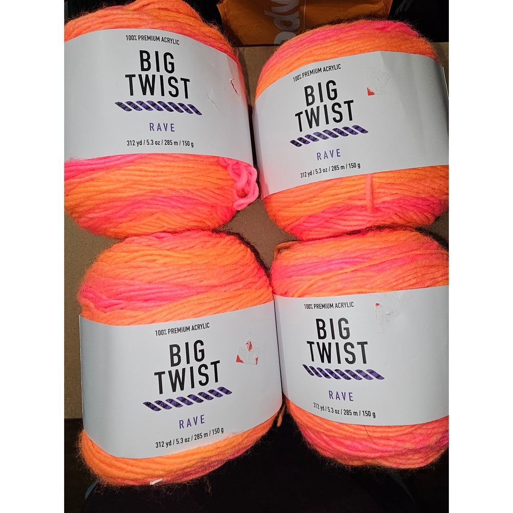 Big Twist Rave Yarn Lot 4 Skeins Super Beach